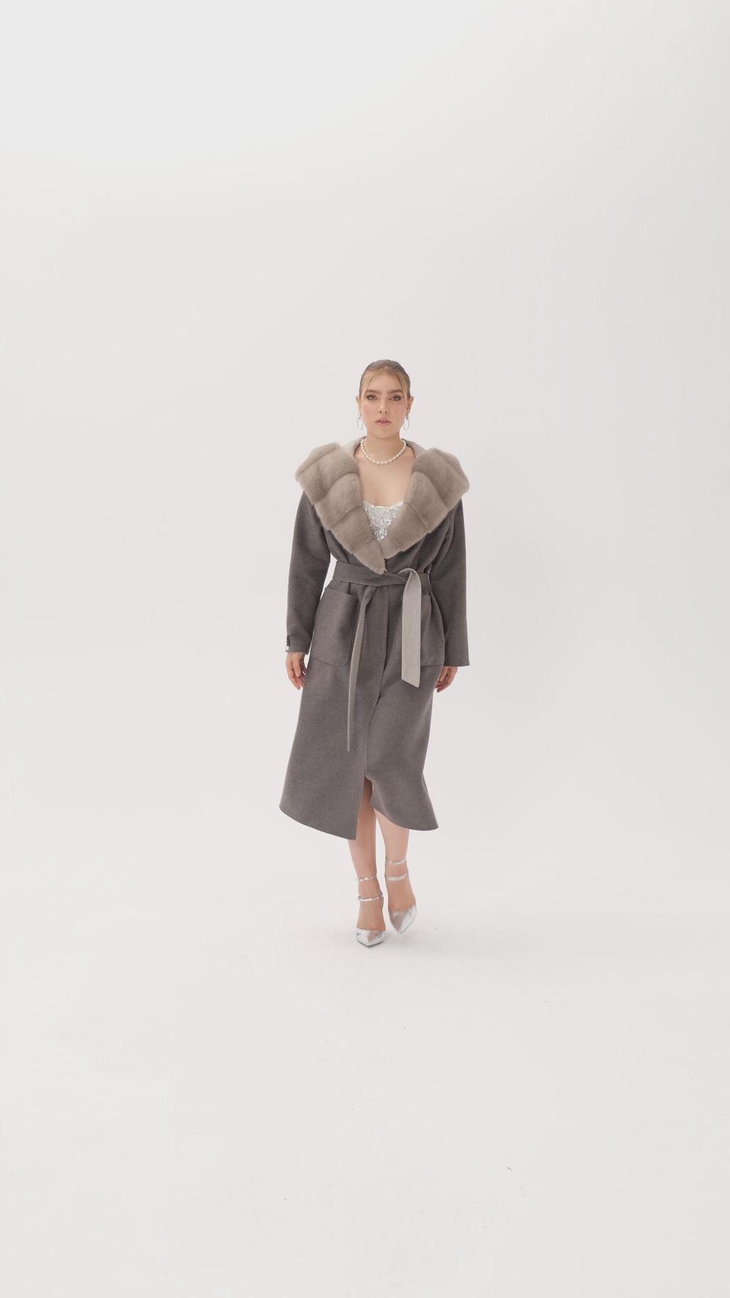 cashmere-alpaca-collar-grey-fur-coat